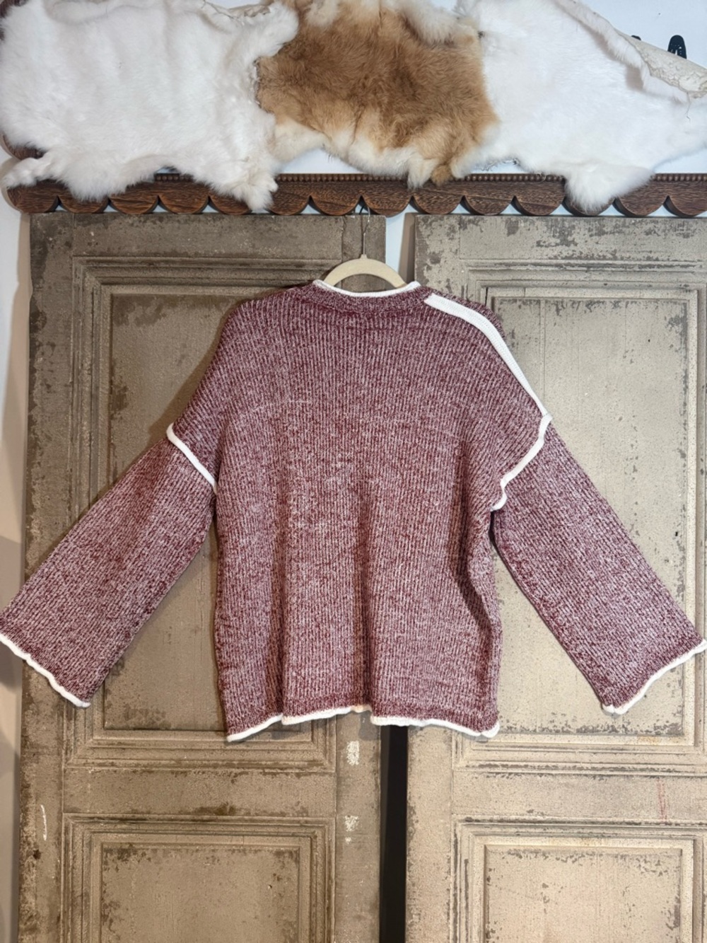 POL Marled Burgundy Wine V-Neck Sweater with White Trim - Picture 3 of 3